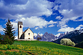 Chapel San Jacopo, Val di Funes, Dolomite Alps, South Tyrol, Italy