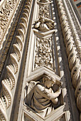 Detail am Eingang des Doms, Engel und Verzierungen, Florenz, Toskana, Italien, Europa