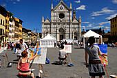 Malklasse vor der Kirche Santa Croce unter blauem Himmel, Florenz, Toskana, Italien, Europa