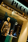 Schaufenster der Boutique von Pucci, Via Tornabuoni, Florenz, Toskana, Italien, Europa