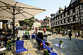 Pavement cafe at Tiergaertner gate, Nuremberg, Middle Franconia, Bavaria, Germany