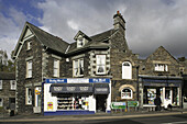 Ambleside, 19th century town, Market Cross, typical buildings, Lake District, Cumbria, UK