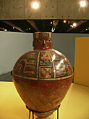 Ritual vase. Museo de la Nación de Lima, Perú.
