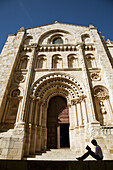 Puerta del Obispo Romanesque front of cathedral, Zamora. Castilla-Leon, Spain