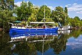 Captn Schillow boat restaurant and cafe near Charlottenburg gate at Landwehr Canal in Tiergarten, Berlin, Germany