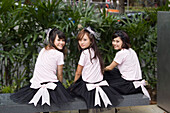 Orchard road, shopping zone, three nice girls smiling, , Singapur Aisia