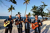 Band spielt am Strand, Guardalavaca, Holguin, Kuba