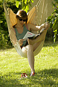Women, relaxation, rest, shade, reading, holiday, Sunday, sunglasses, sun, sitting, herbs, magazine, relaxation