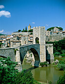 Roman Bridge, Besalu, Catalunya, Spain