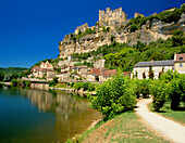BEYNAC CASTLE, BEYNAC-ET-CAZENAC, The Dordogne, FRANCE