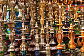 Wasserpfeifen auf dem Bazaar Khan Al-Khalili, Kairo, Ägypten, Afrika