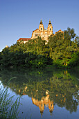 Blick über die Donau auf Stift Melk, Wachau, Niederösterreich, Österreich