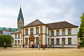 Former Domdechanei (nowadays library) and Cathedral (Dom), Straße der Weserrenaissance, Paderborn, Teutoburger Wald, Lippe, Northrhine-Westphalia, Germany, Europe