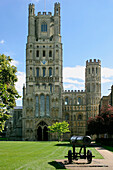 Cathedral and cannon, Ely, Cambridgeshire, UK, England