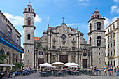 Catedral de San Cristobal in Plaza de la Catedral in the Old Town, Havana, Cuba, Caribbean