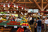 Früchteverkauf in der Granville Markthalle auf Granville Island in Vancouver, Kanada, Britisch Kolumbien, Nordamerika