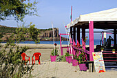 Strandcafe im Sonnenlicht, Isola di San Pietro, Süd Sardinien, Italien, Europa