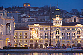 Piazza dell'Unita d'Italia mit Rathaus, Triest, Friaul-Julisch-Venetien, Oberitalien, Italien