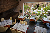 Restaurant LagOmar, ehemaliges Haus von Omar Sharif, Grundidee von Künstler und Architekt Cesar Manrique, Nazaret, UNESCO Biosphärenreservat, Lanzarote, Kanarische Inseln, Spanien, Europa