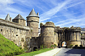 Notre-Dame gate and ramparts of medieval castle (13th century),  Fougères. Ille-et-Vilaine,  Bretagne,  France