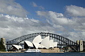 Australia - New South Wales (NSW) - Sydney: Sydney Opera Hosue and Sydney Harbour Bridge from Mrs. Macquaries Chair in the morning