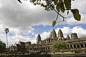 Tempelanlage Angkor Wat unter Wolkenhimmel, Provinz Siem Reap, Kambodscha, Asien