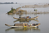 Fischerboote auf einem Fluss, Provinz Quang Nam, Vietnam, Asien
