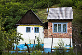 Rumänisches Haus mit kleiner orthodoxer Ikone an der Mauer, Saliste, Sibiu, Transsilvanien, Siebenbürgen, Rumänien, Europa