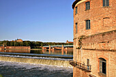 Banks Of The Garonne With View Of The Saint-Joseph Hospital, Saint Peter'S Bridge, The Bazacle Embankment, City Of Toulouse, Haute-Garonne (31), France