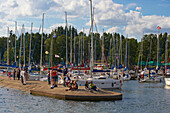 Hafen von Gizycko (Lötzen), Jezioro Niegocin, Kanal Luczanski, Masurische Seenplatte, Mazurskie Pojezierze, Masuren, Ostpreußen, Polen, Europa