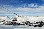 Snowboarder, Diavolezza, Sankt Moritz, Grisons, Switzerland, model released
