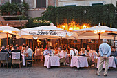 Restaurant am Piazza de Navona, abends, Rom, Italien