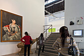 Menschen in der ShanghART Kunstgalerie, Moganshan Road, Shanghai, China, Asien
