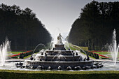 Springbrunnen vor Schloss Herrenchiemsee, Chiemsee, Chiemgau, Oberbayern, Bayern, Deutschland, Europa