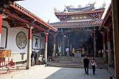 Menschen im Matsu Tempel, Tainan, Republik China, Taiwan, Asien