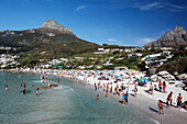 Strand von Clifton, Lions head(left) und Tafelberg (rechts), Kapstadt, West-Kap, RSA, Südafrika, Afrika