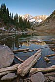 USA,  Colorado,  Maroon Bells Mountain reflected in Maroon Lake