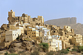 VILLAGE AND FORTRESS OF QAM MAGEB,  WADI DO´AN,  HADRAMAWT,  YEMEN