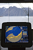 Navigationsinstrumente an Bord von Kreuzfahrtschiff MS Deutschland (Reederei Peter Deilmann), Prins Christian Sund, Kitaa, Grönland