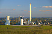 Horizontal-Sonnenuhr auf der Halde Hoheward mit Kohlekraftwerk Steag (Herne), Im Emscherbruch, Herten, Ruhrgebiet, Nordrhein-Westfalen, Deutschland, Europa