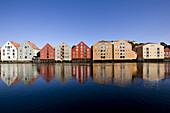 Warehouses of Bryggene at the river Nidelv, Mollenberg district, Trondheim, Trondelag, Norway, Scandinavia, Europe