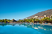 Pool des Hotels La Palma Princess unter blauem Himmel, Las Indias, Fuencaliente, La Palma, Kanarische Inseln, Spanien, Europa