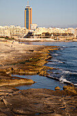 Hochhaus an der Küste, Portomaso Business Tower, St, Julian's, Malta, Europa