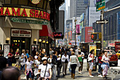 Strassenszene am Times Square, Broadway, Downtown Manhattan, New York City, New York, Nordamerika, USA