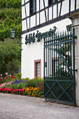 Schloss Neuweier, Neuweier, Baden-Baden, Schwarzwald, Baden-Württemberg, Deutschland