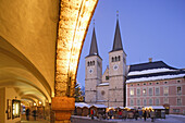 Christmas market in castle square, Berchtesgaden, Berchtesgadener Land, Upper Bavaria, Bavaria, Germany