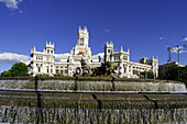 Rathaus Palacio de Comunicaciones mit Fuente de Cibeles, Plaza de Cibeles, Madrid, Spanien