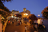 Piazza IX Aprile am Abend, Taormina, Sizilien, Italien