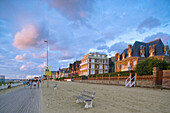 Les Planches Promenade Savignac, Trouville-sur-Mer. Calvados, Basse-Normandie, France