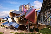 Hotel nach einem Entwurf von Frank Gehry, Bodegas Marques de Riscal, Elciego, Rioja Alavesa, Araba, Baskenland, Spanien